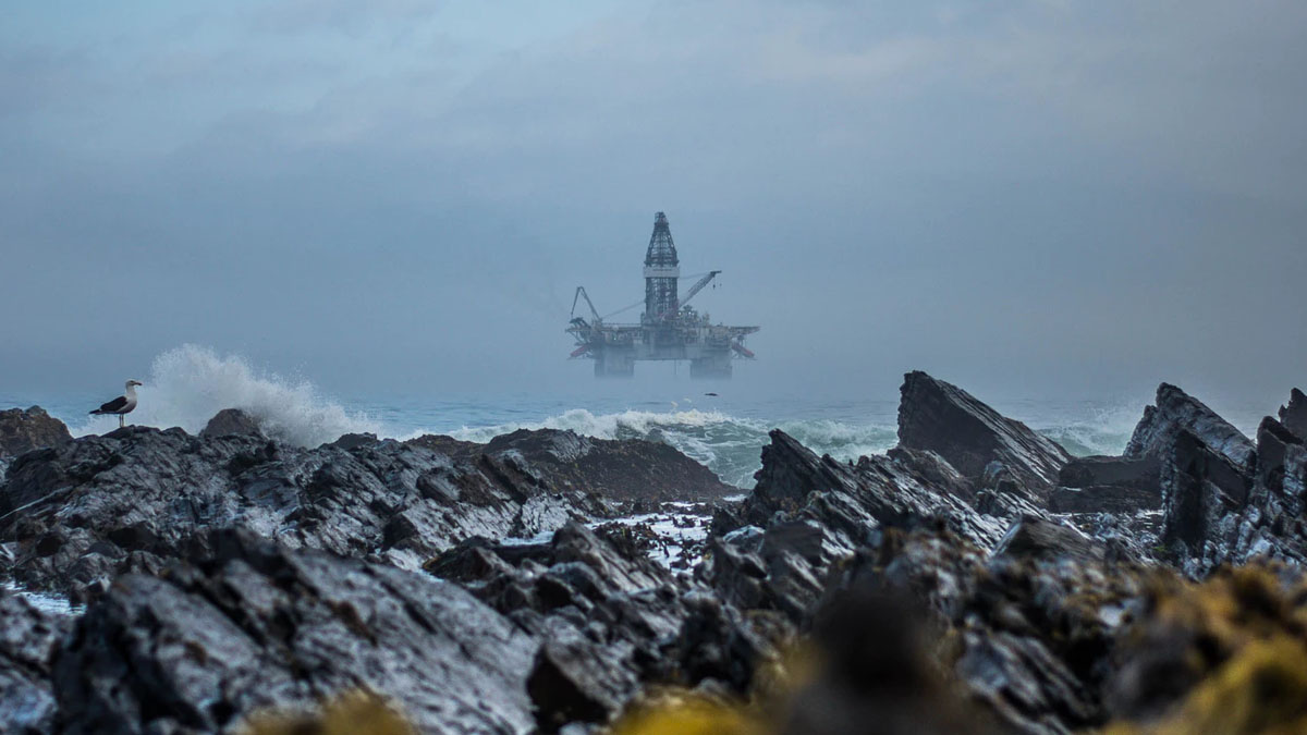 oil rig on horizon